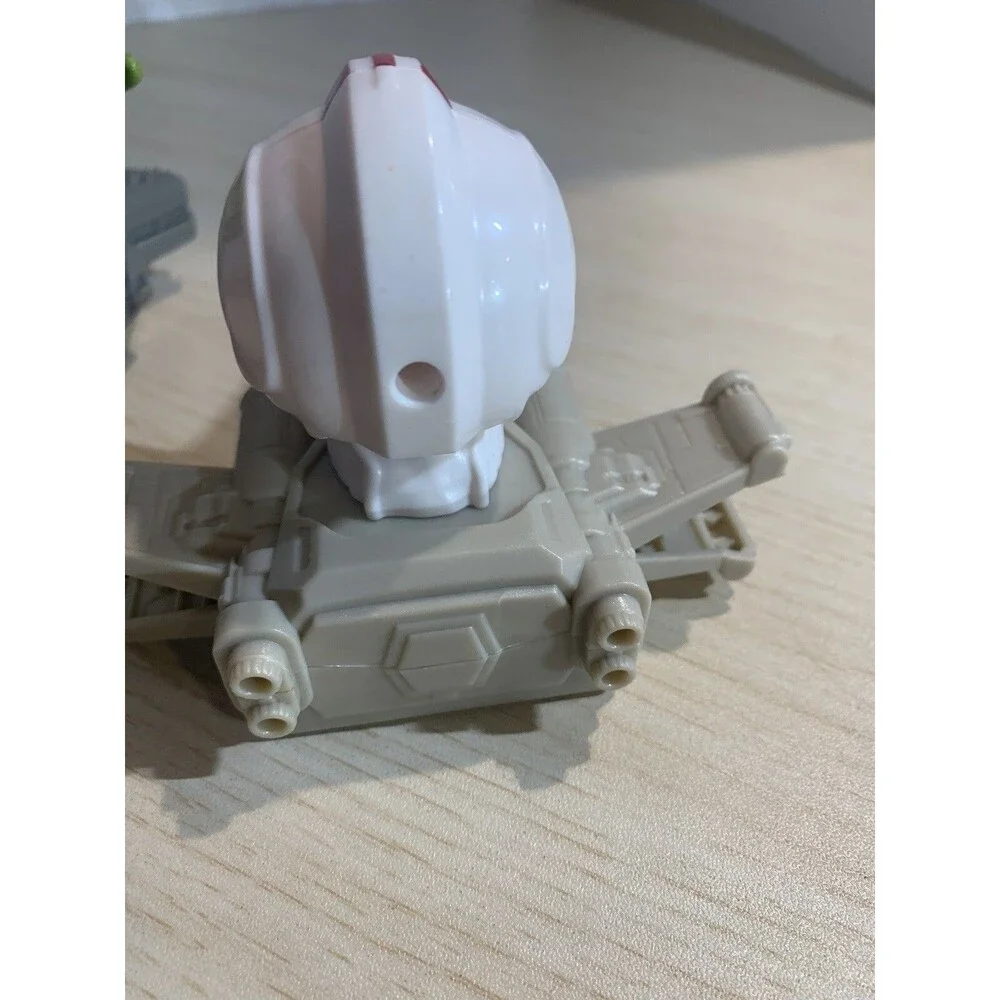 McDonald’s Star Wars 2020 Luke Skywalker Flying X Fighter & Yoda Flyng Destroyer
